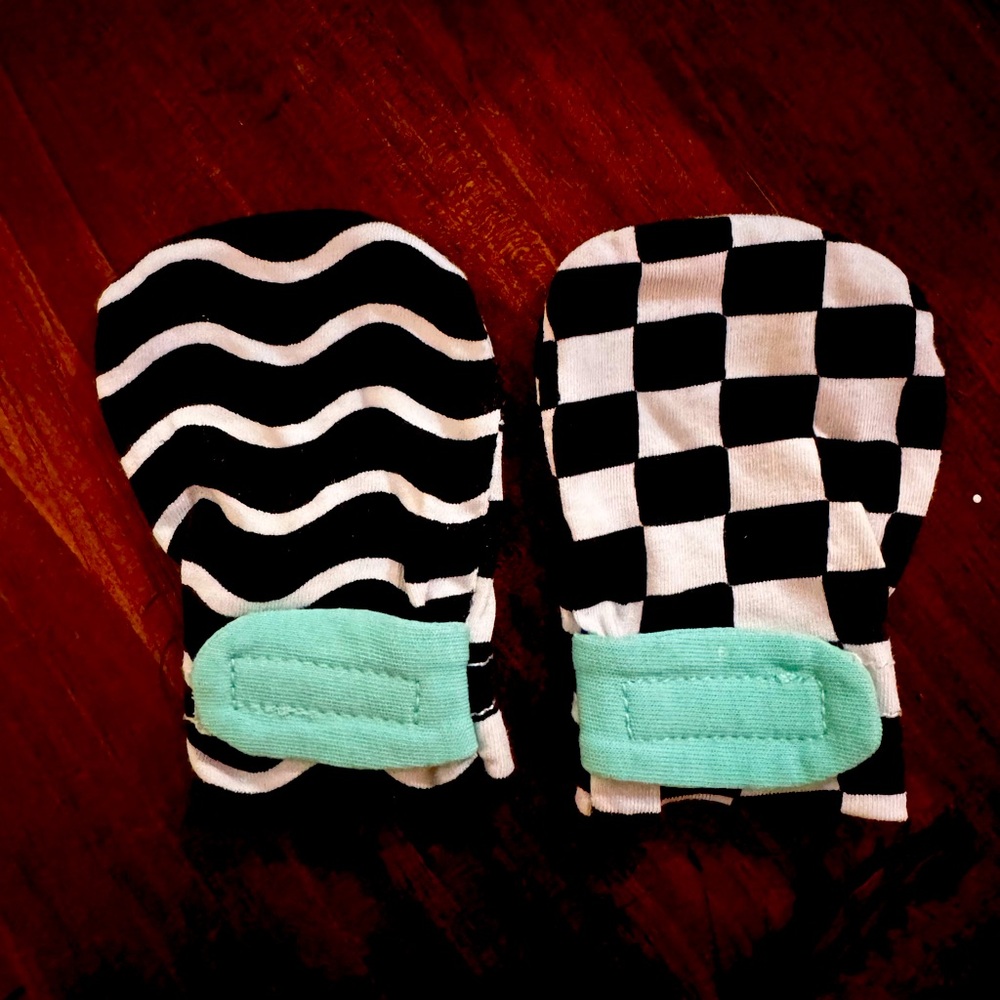 Visual Stimulation hand mitts